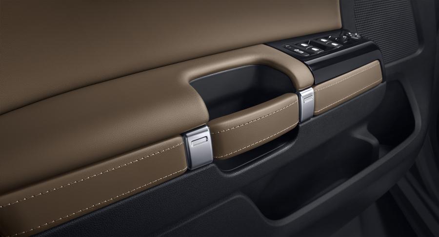 Детали интерьера Citroen C6 2016 года  (фото 18 из 39)